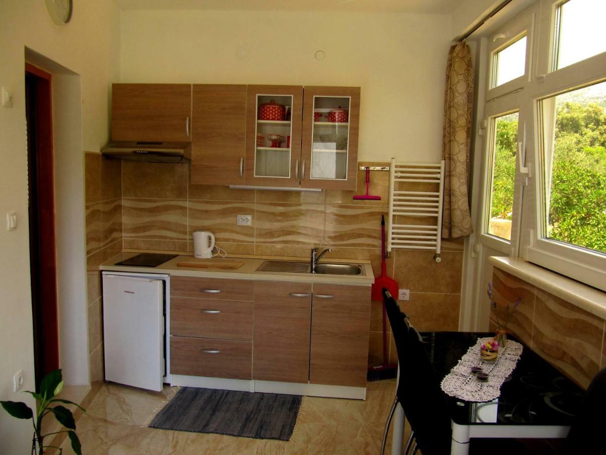 Apartmans And Rooms Dunjini Dvori Корчула Экстерьер фото