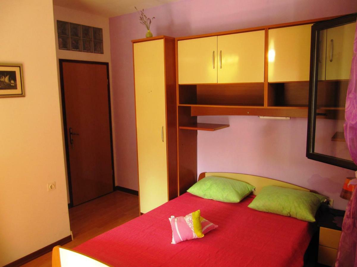 Apartmans And Rooms Dunjini Dvori Корчула Экстерьер фото