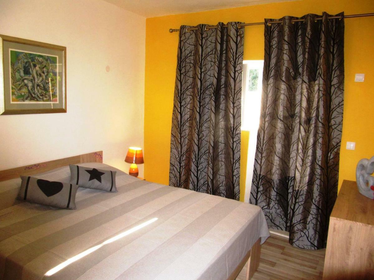 Apartmans And Rooms Dunjini Dvori Корчула Экстерьер фото