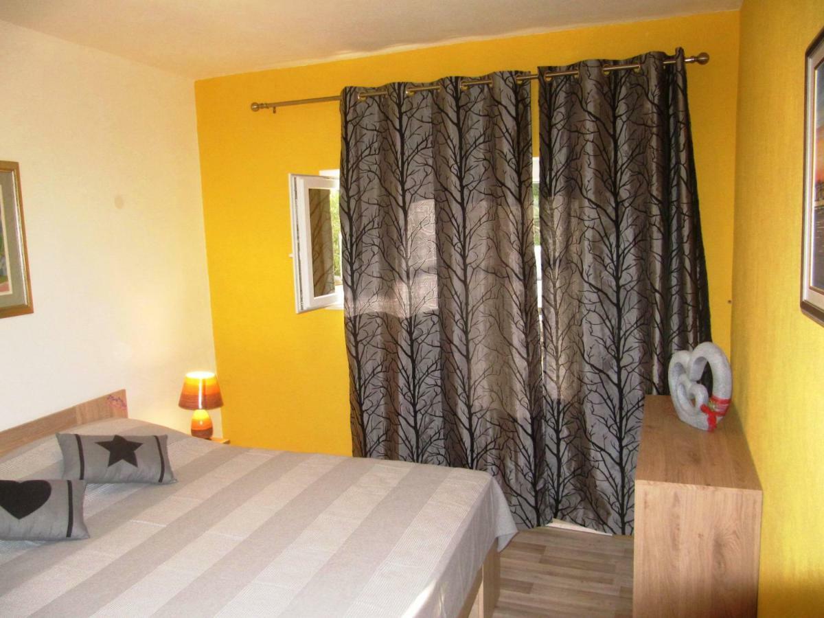 Apartmans And Rooms Dunjini Dvori Корчула Экстерьер фото